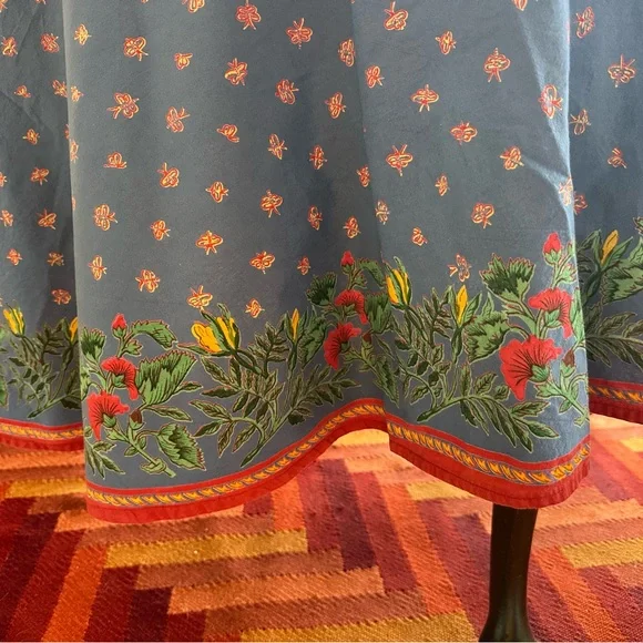 Williams Sonoma Blue Floral French Style Vintage Tablecloth - Picture 4 of 7